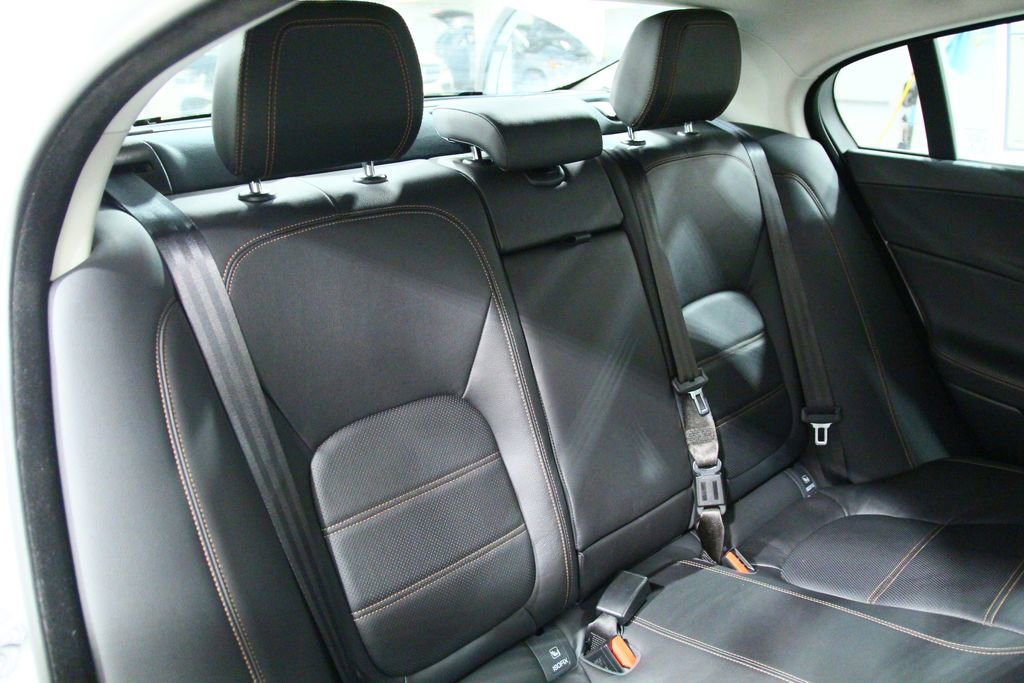 Used 2019 Jaguar XE Prestige image 25