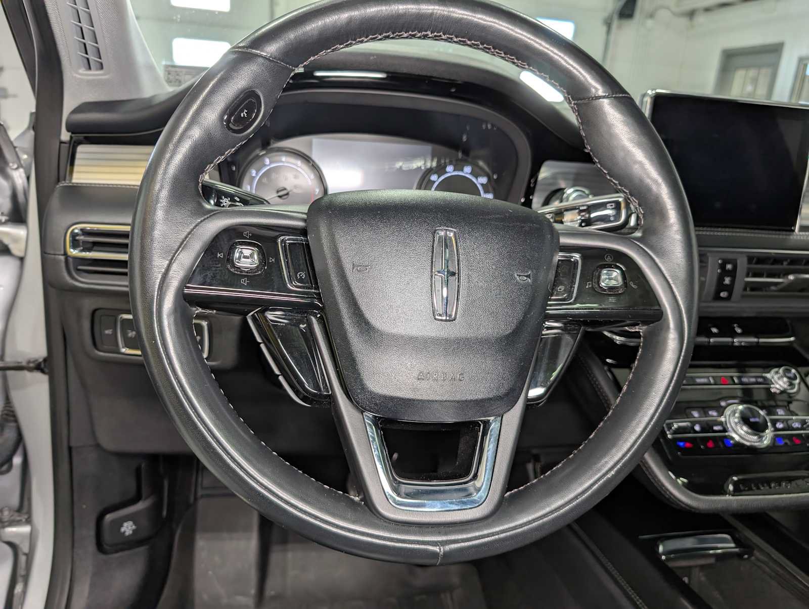 Used 2022 Lincoln Corsair AWD w/ Premium Package image 36
