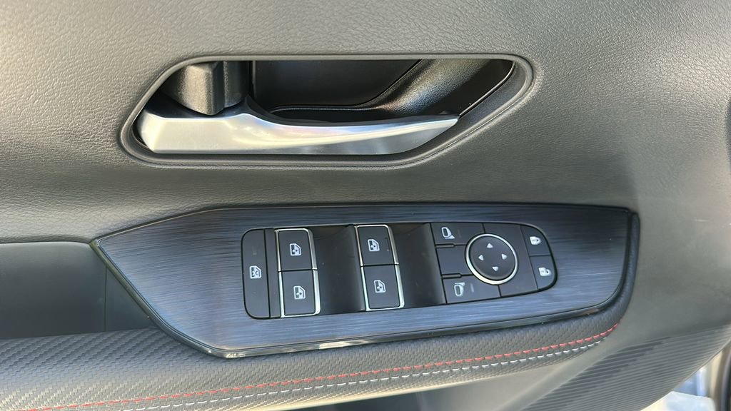 New 2026 Nissan Kicks SR FWD image 16