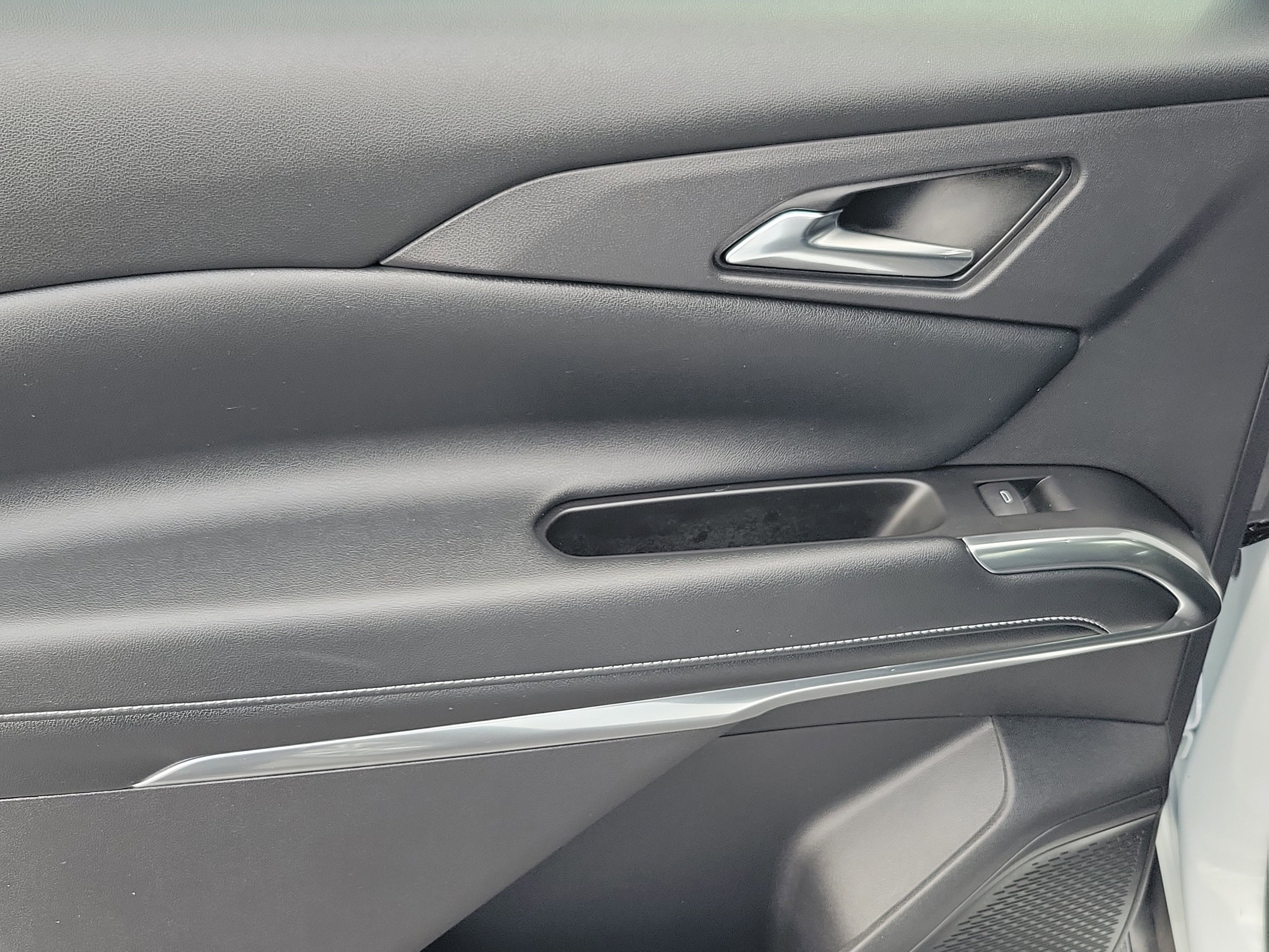 Used 2024 Chevrolet Traverse LT image 13