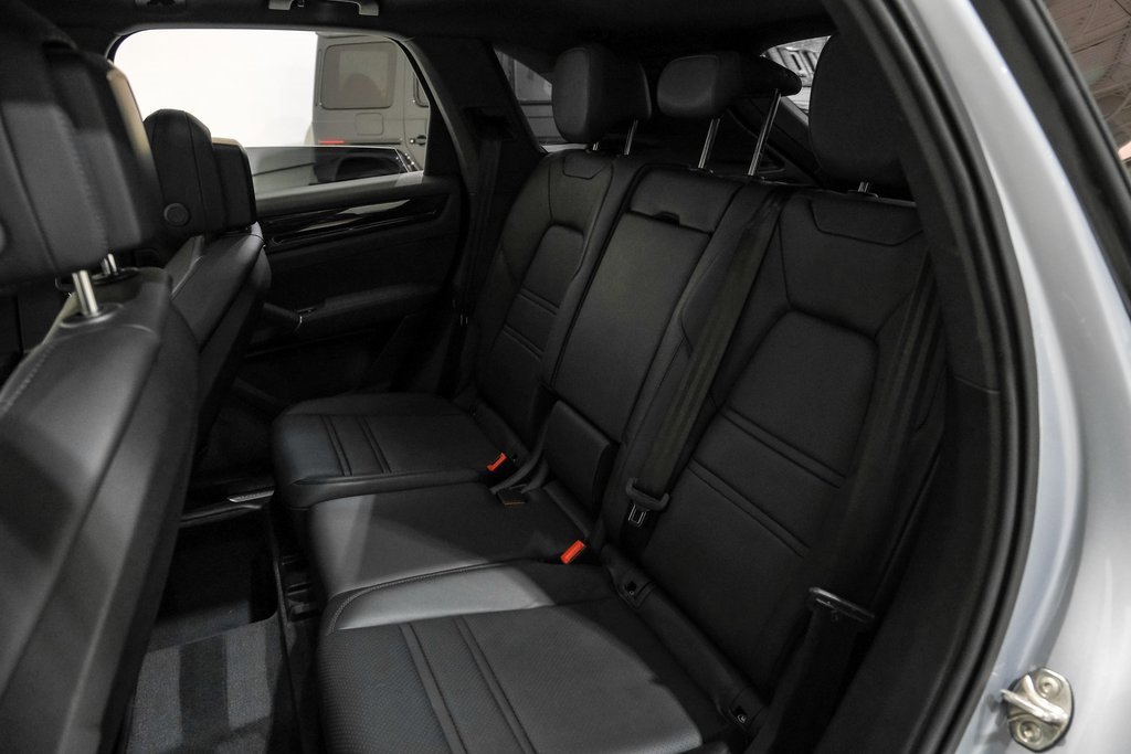 Used 2023 Porsche Cayenne image 35