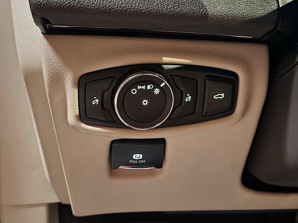Used 2020 Lincoln MKZ Hybrid w/ Convenience Package FWD image 43