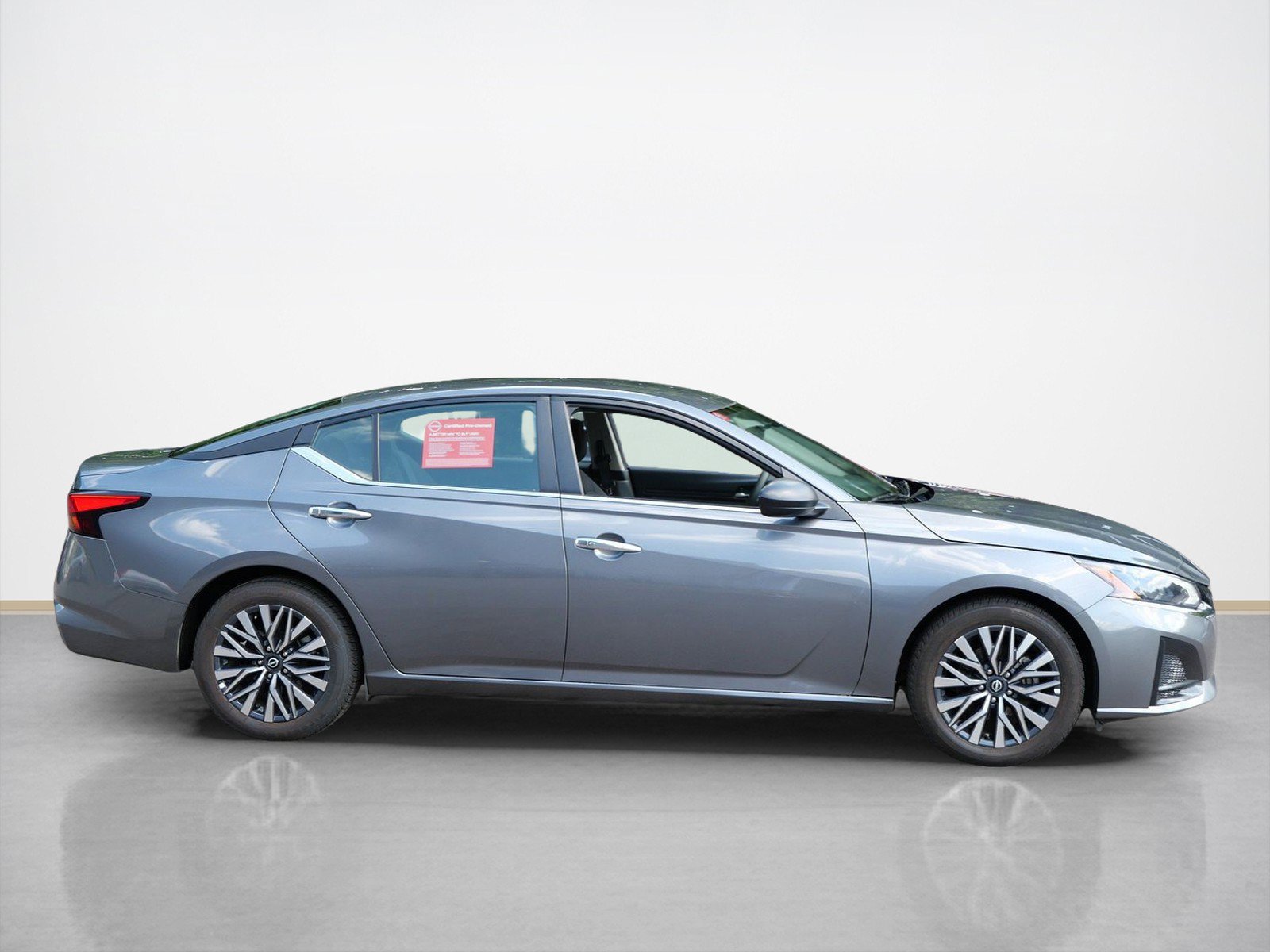 Certified 2025 Nissan Altima 2.5 SV FWD image 6
