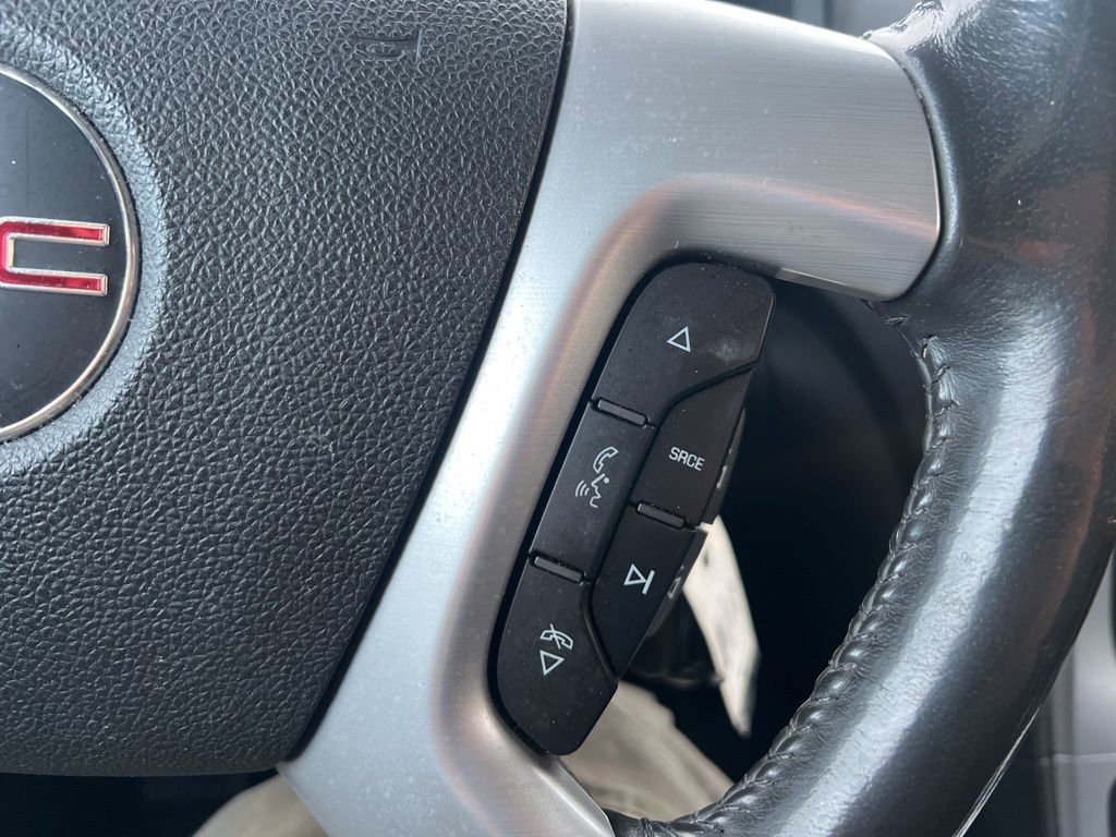 Used 2012 GMC Acadia SLT image 17