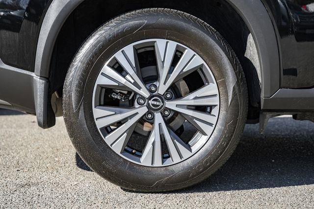 Used 2022 Nissan Rogue SV w/ SV Premium Package image 15