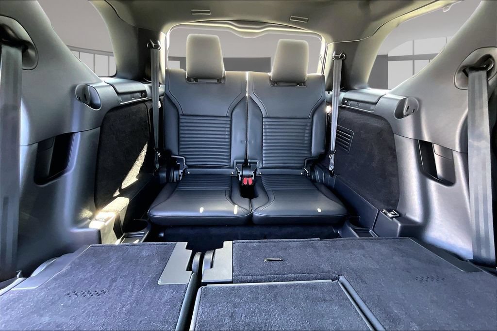 New 2026 Land Rover Discovery S AWD/4WD image 11