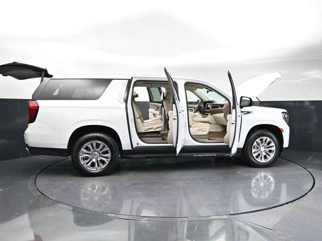 Used 2024 GMC Yukon XL Denali w/ Advanced Technology Package AWD/4WD image 39