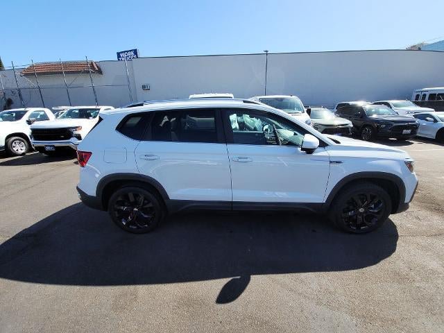 Used 2023 Volkswagen Taos SE w/ Black Wheel Package FWD image 9
