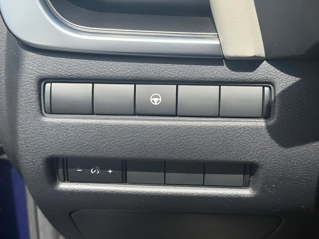 Used 2022 Nissan Rogue SV FWD image 25