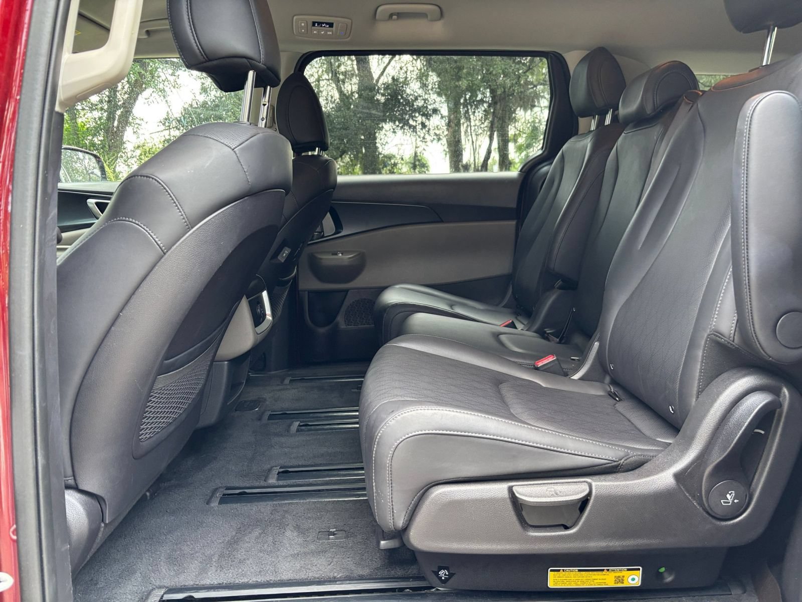 Used 2026 Kia Carnival FWD image 28