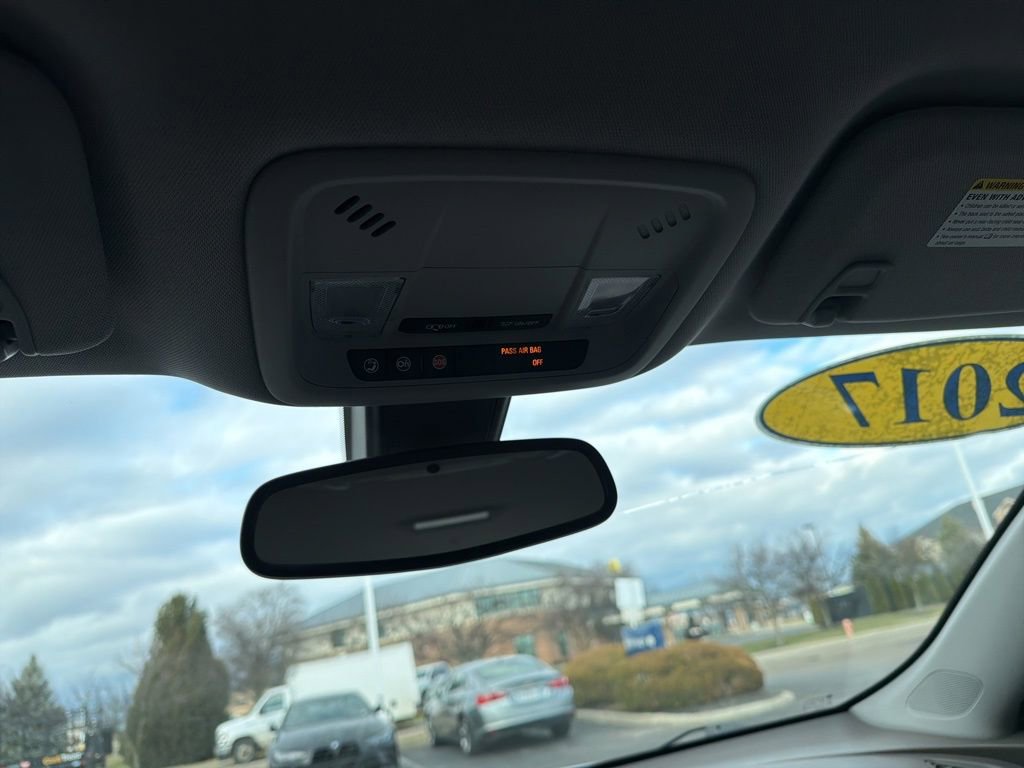 Used 2017 Chevrolet Malibu LT image 28