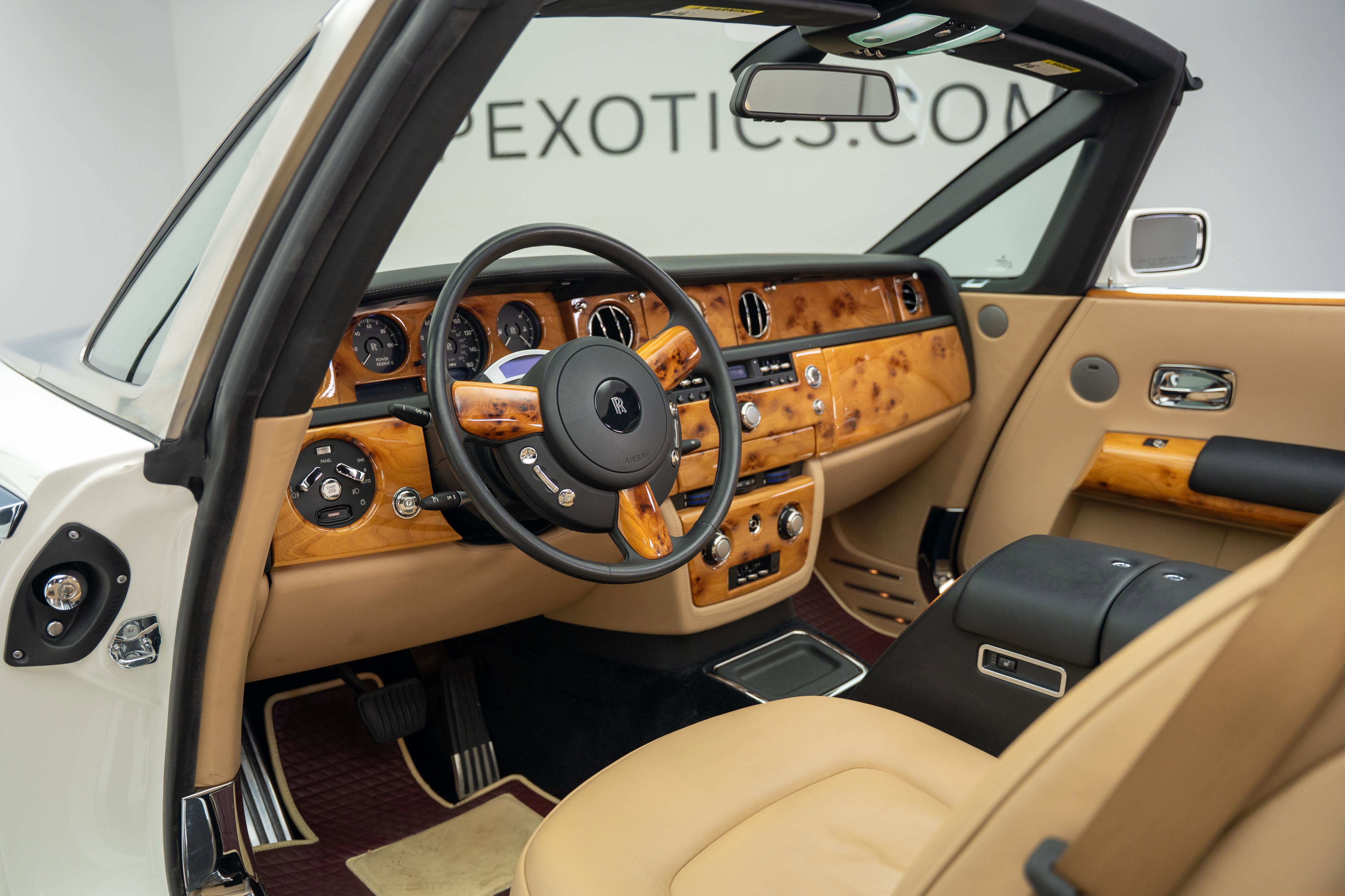 Used 2009 Rolls-Royce Phantom Drophead Coupe RWD image 32