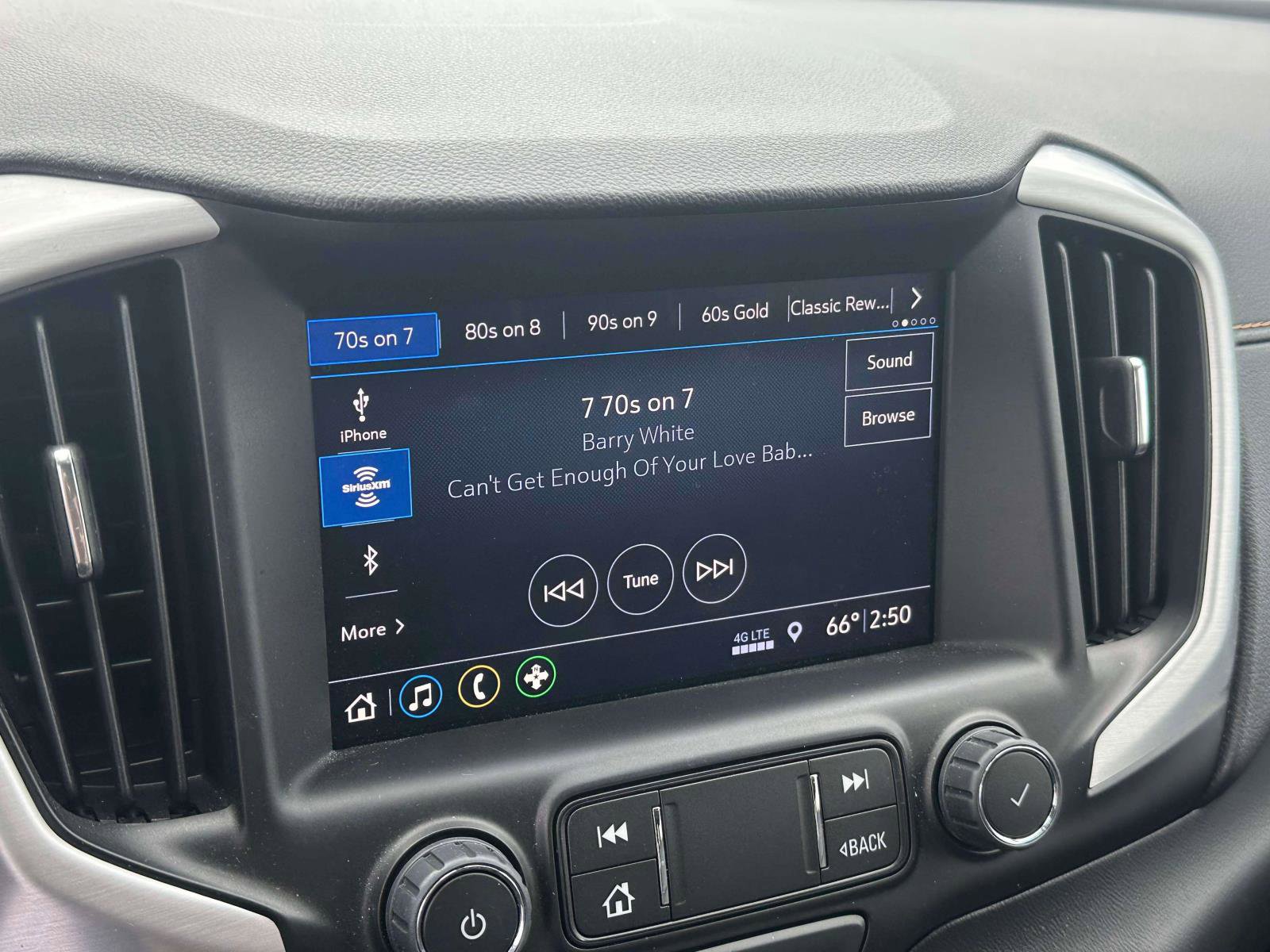 Used 2020 GMC Terrain SLT w/ Elevation Edition image 28