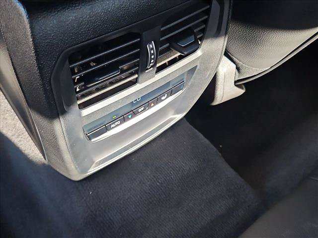 Used 2024 BMW 430i Coupe w/ M Sport Package RWD image 18