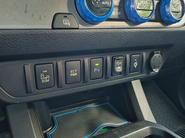 Used 2016 Toyota Tacoma TRD Sport w/ Premium & Technology Package RWD image 21