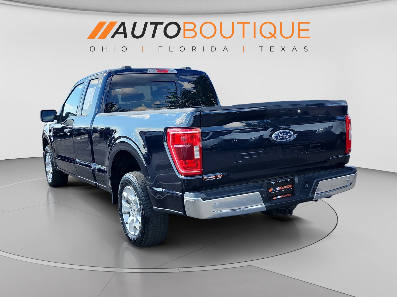 Used 2023 Ford F150 XLT w/ Equipment Group 301A Mid RWD image 3