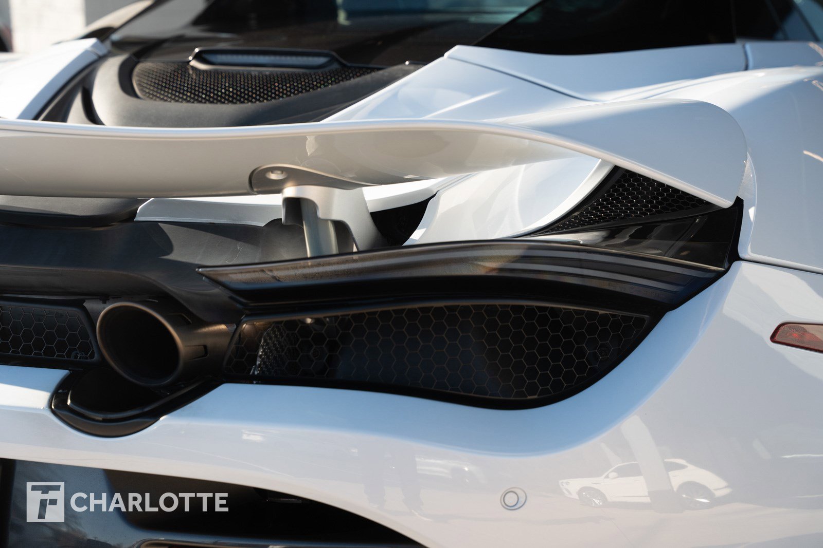 Used 2020 McLaren 720S Spider image 16