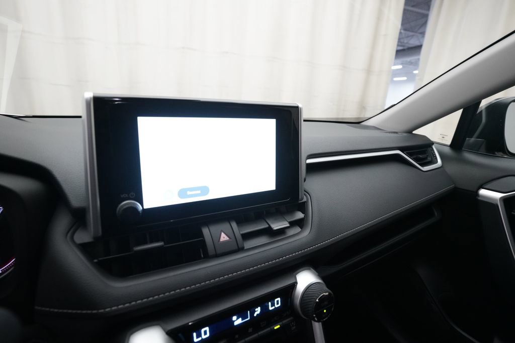 Used 2025 Toyota RAV4 XLE image 6
