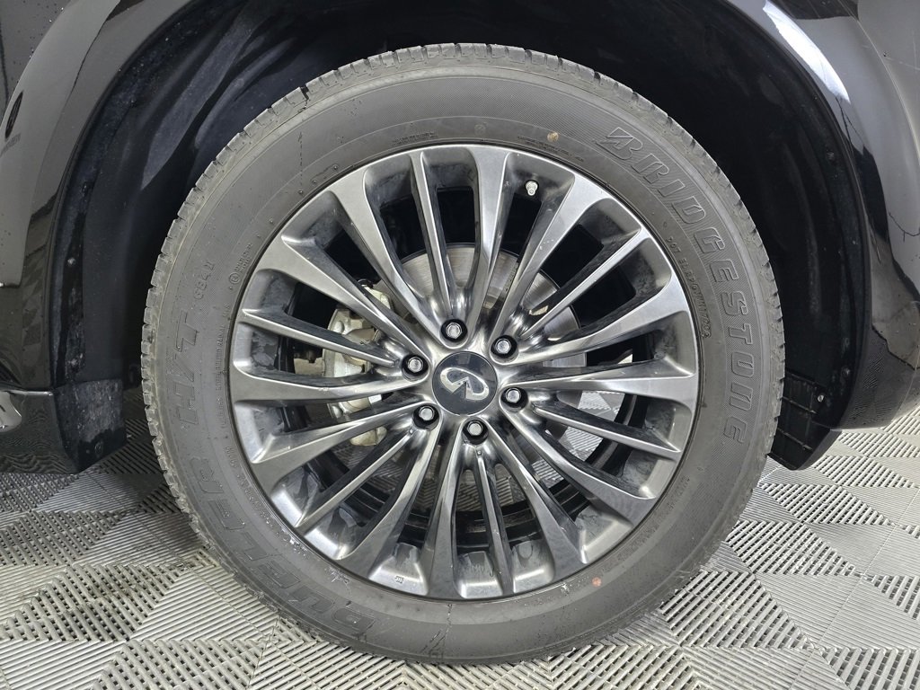 Used 2022 INFINITI QX80 Sensory w/ All-Season Package image 2