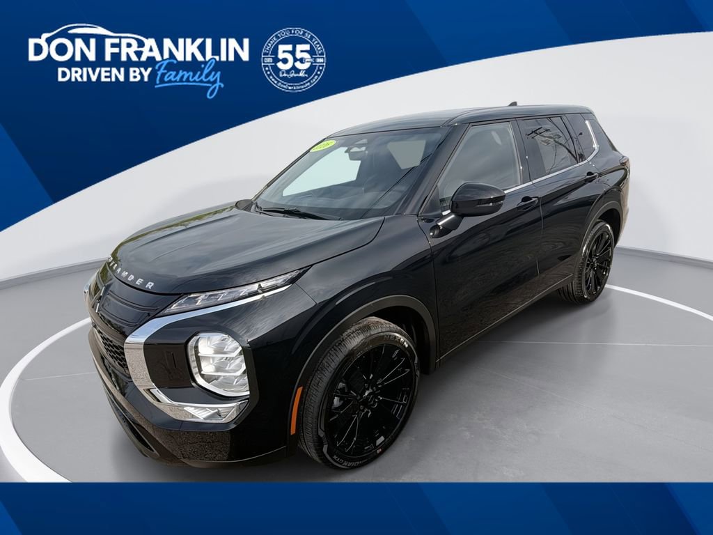 New 2026 Mitsubishi Outlander LE AWD/4WD image 1