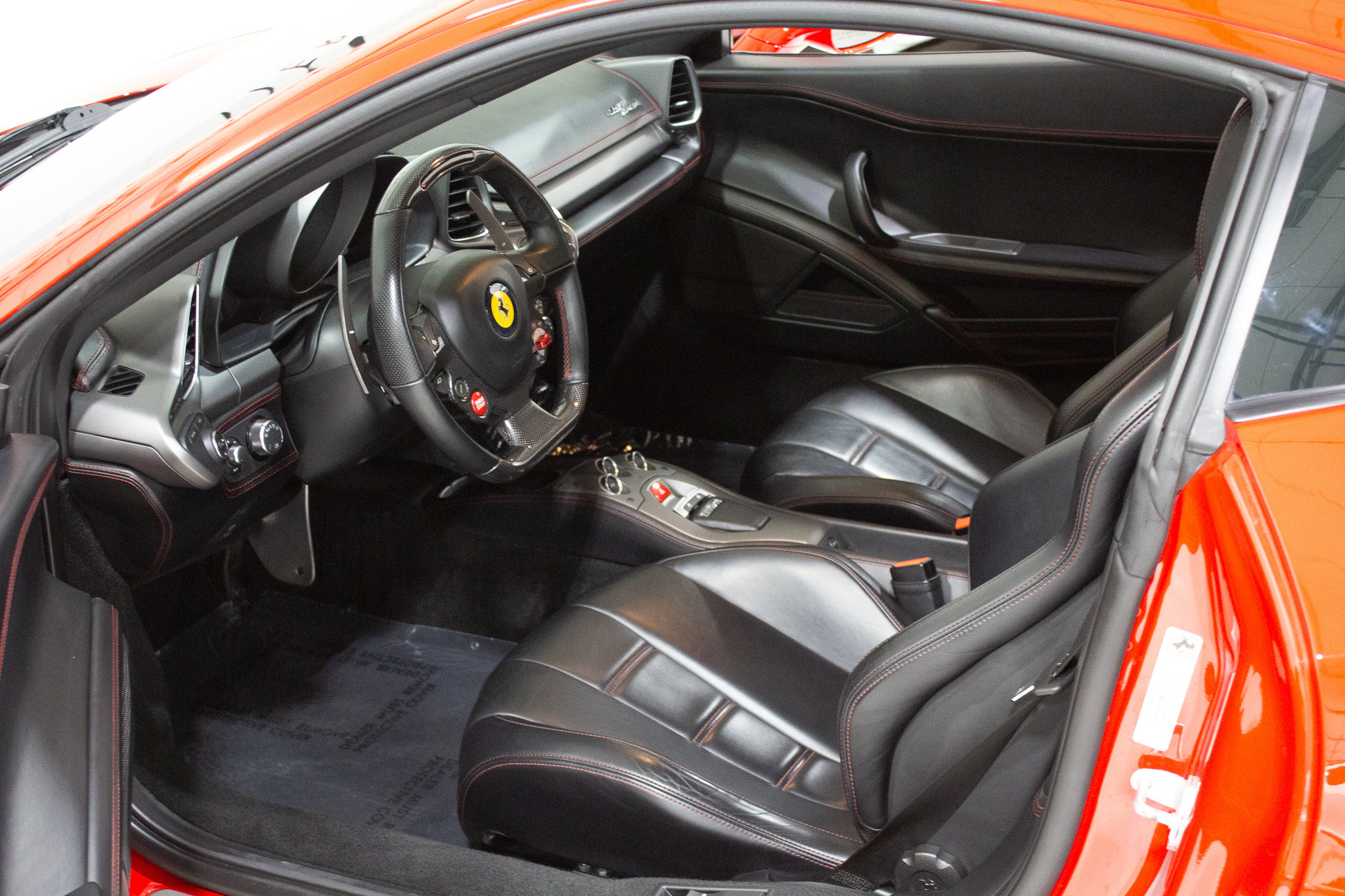 Used 2014 Ferrari 458 Italia Coupe RWD image 21