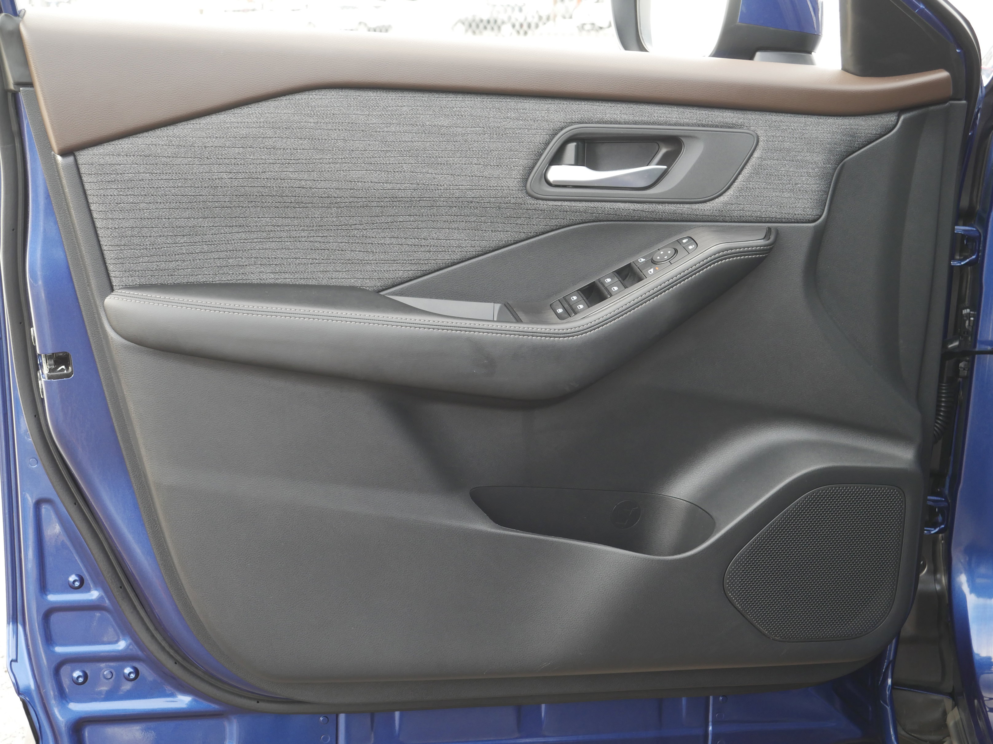 Certified 2023 Nissan Rogue SV image 29