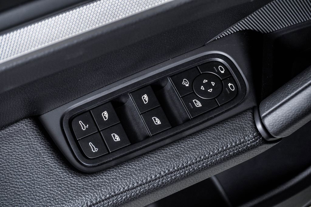 Certified 2024 Porsche Cayenne S AWD/4WD image 26
