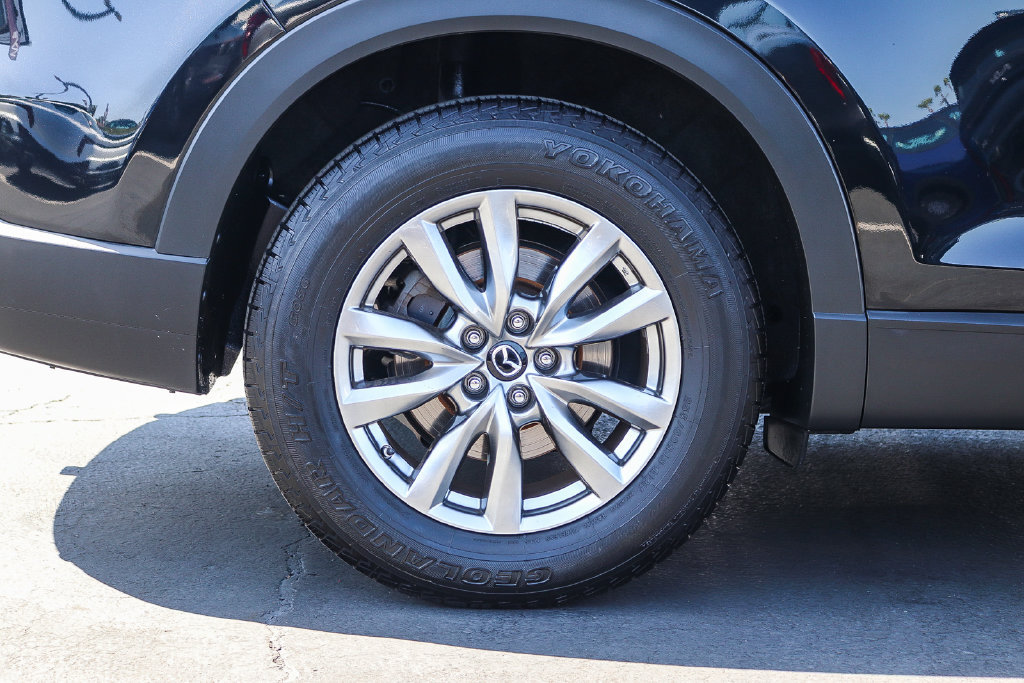 Used 2018 MAZDA CX-9 Touring w/ Touring Premium Package FWD image 11