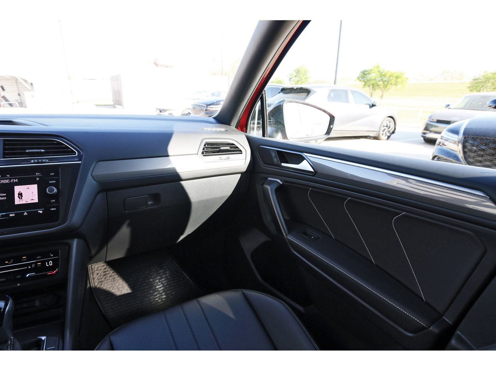 Used 2024 Volkswagen Tiguan SE R-Line w/ MDO Package, Three-Row image 13