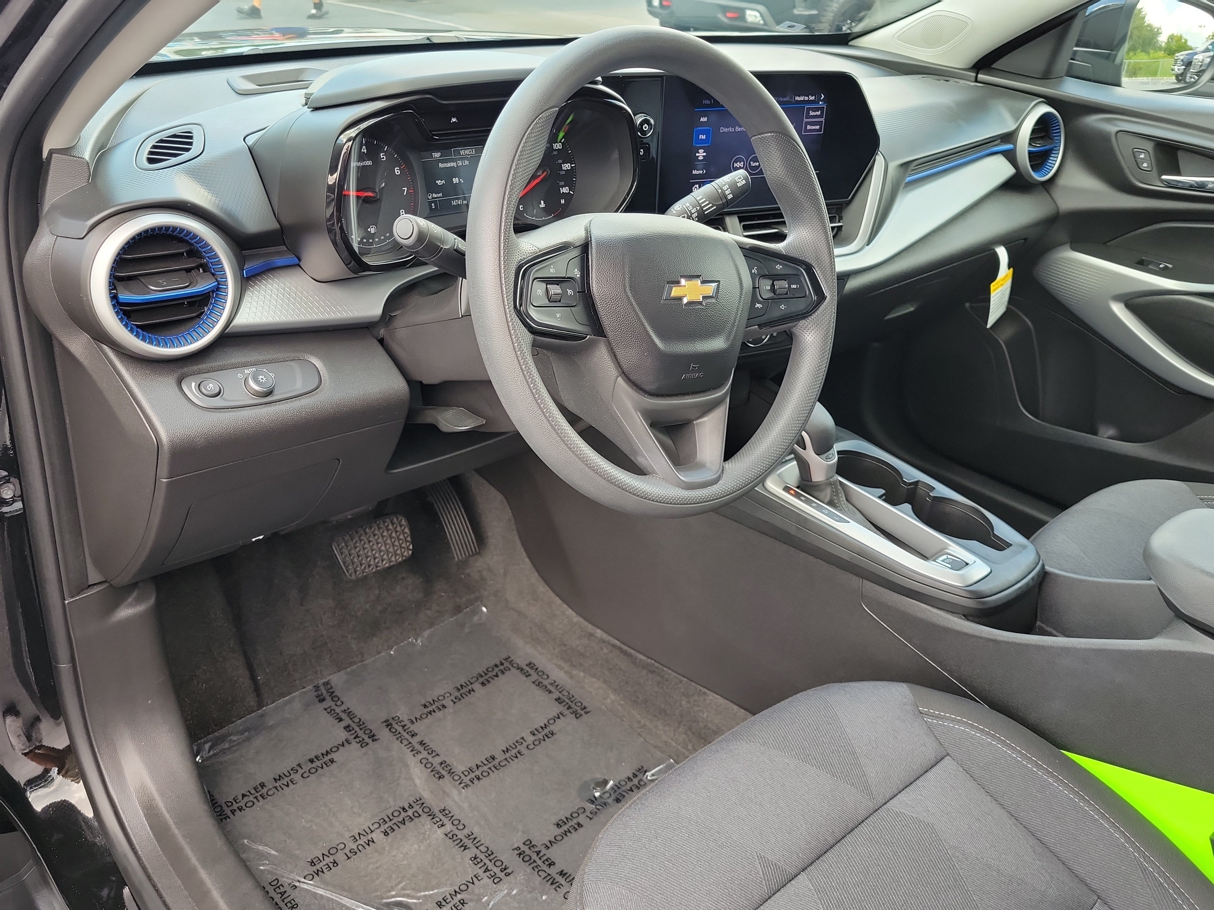 Used 2025 Chevrolet Trax LS w/ LS Convenience Package FWD image 20