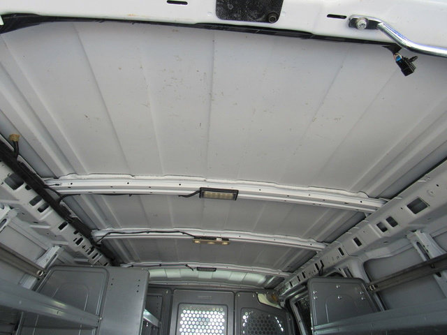 Used 2015 Chevrolet Express 2500 RWD image 25