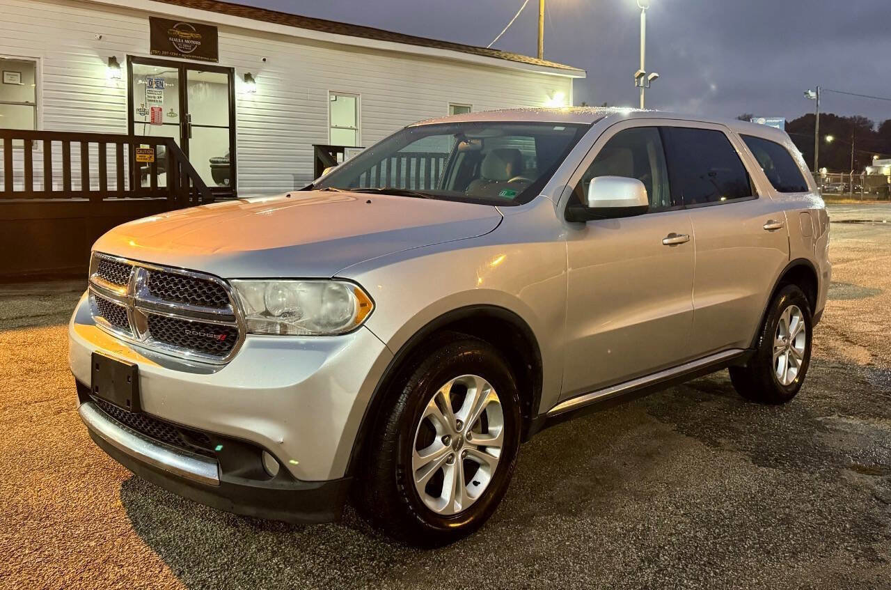 Used 2013 Dodge Durango SXT image 1