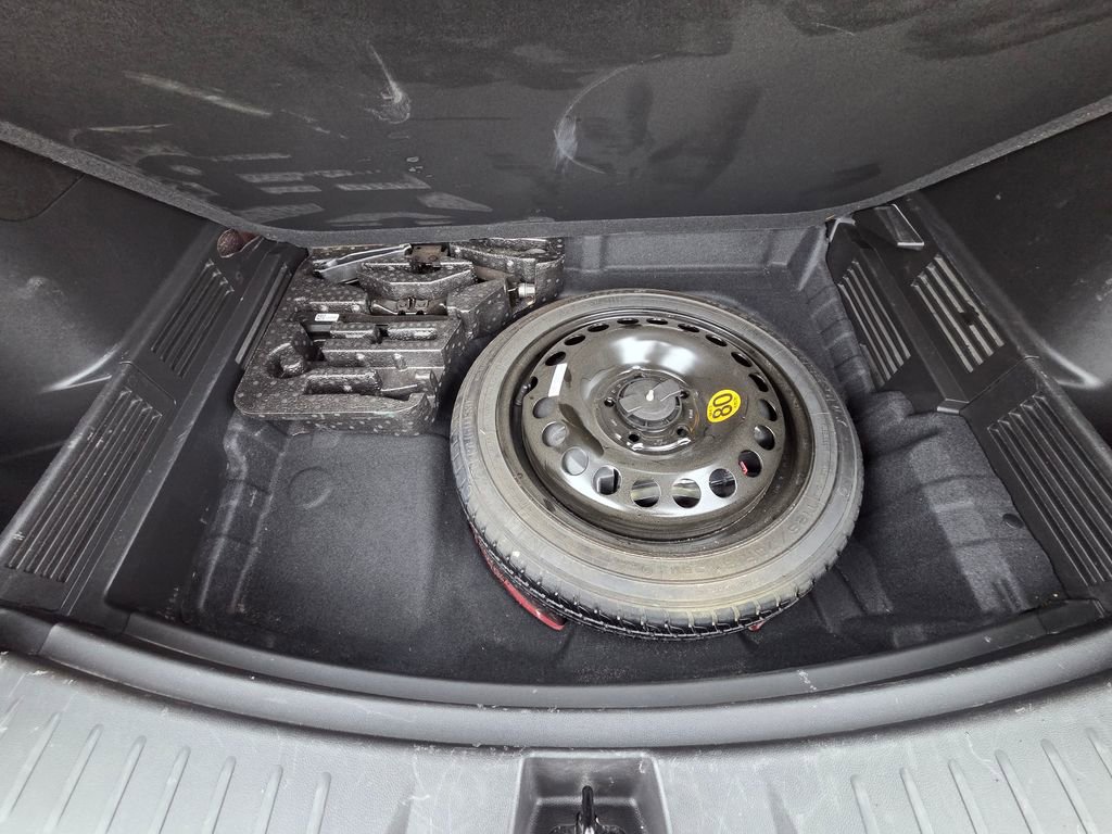 Used 2023 Chevrolet TrailBlazer RS w/ Sun and Liftgate Package image 29