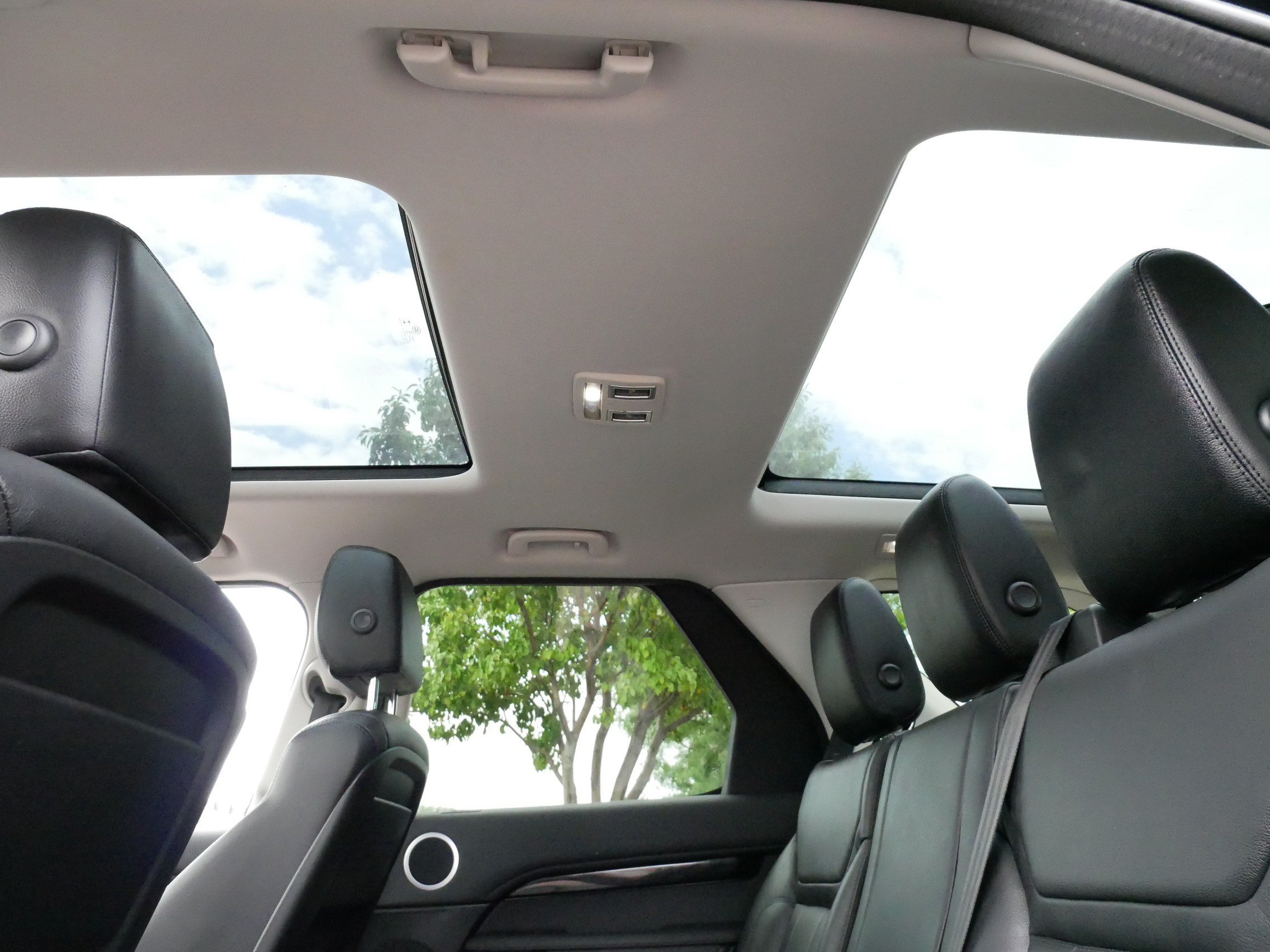 Used 2020 Land Rover Discovery SE AWD/4WD image 32
