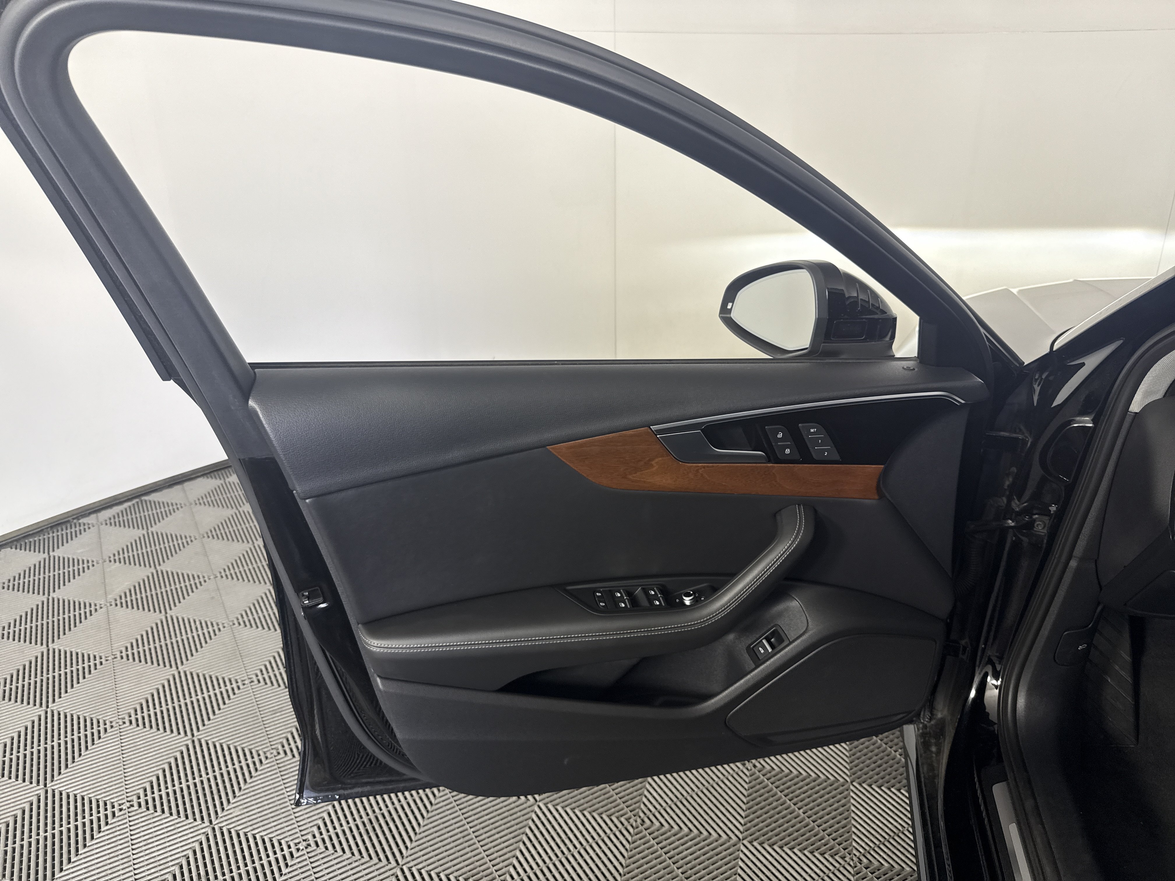 Used 2020 Audi A4 2.0T Premium Plus w/ Premium Plus Package FWD image 13