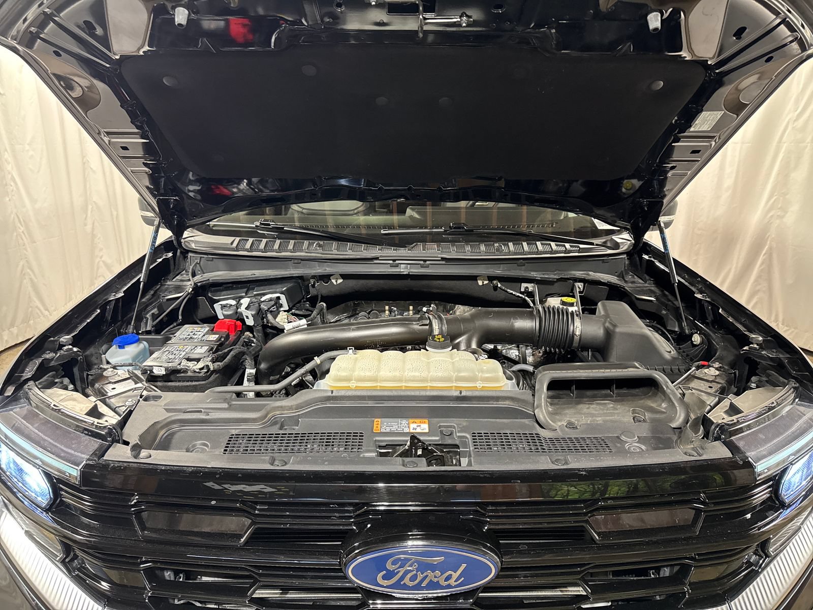 Used 2025 Ford Expedition Platinum AWD/4WD image 31