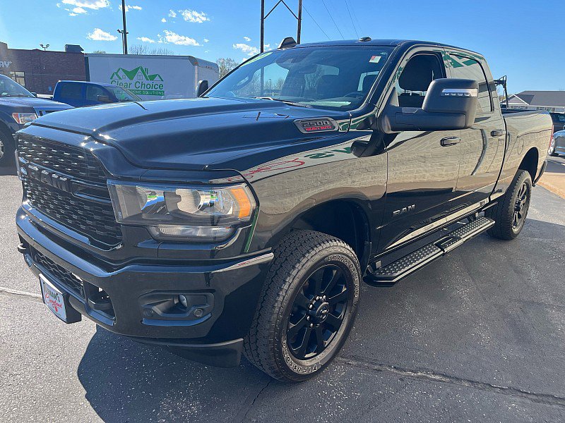 Used 2024 RAM 2500 Big Horn w/ Night Edition AWD/4WD image 4