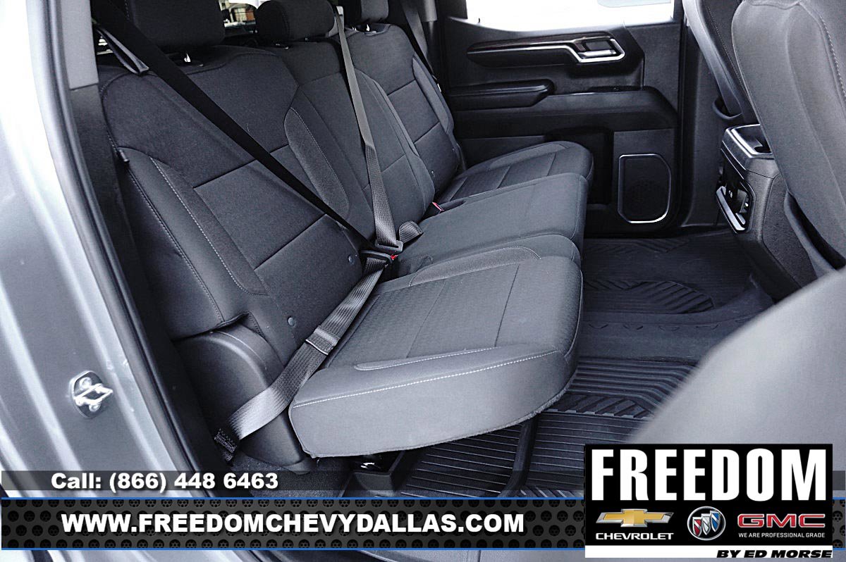 Used 2024 Chevrolet Silverado 1500 LT Trail Boss w/ LPO, Dark Essentials Package AWD/4WD image 11