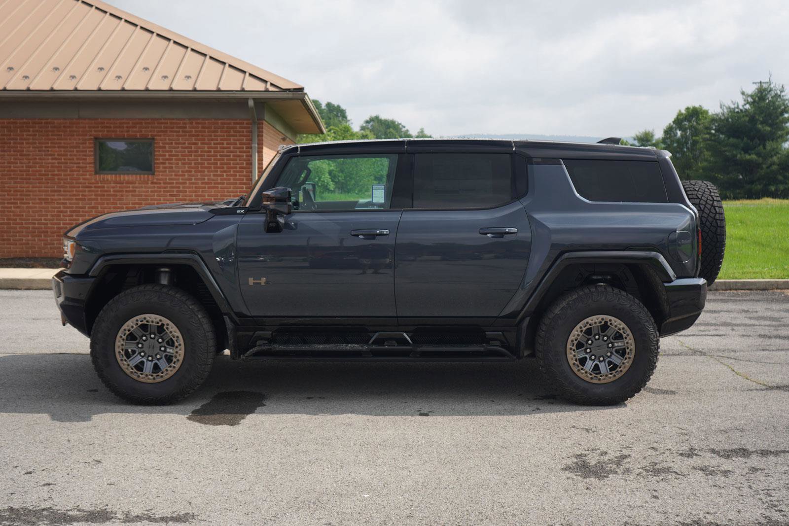 New 2025 GMC Hummer EV 2X w/ Extreme Off-Road Package image 6