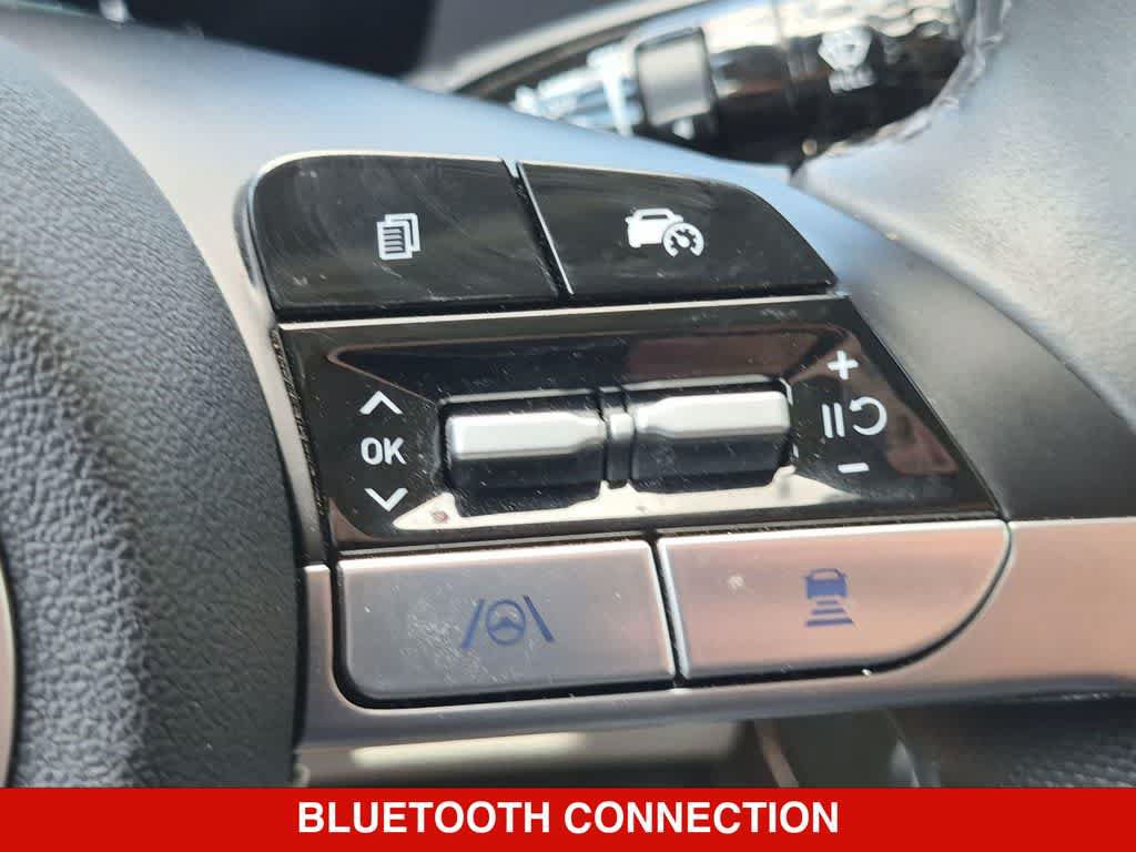 Used 2025 Hyundai Elantra Limited FWD image 21
