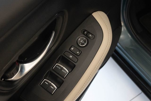 Used 2025 Honda HR-V EX-L image 13