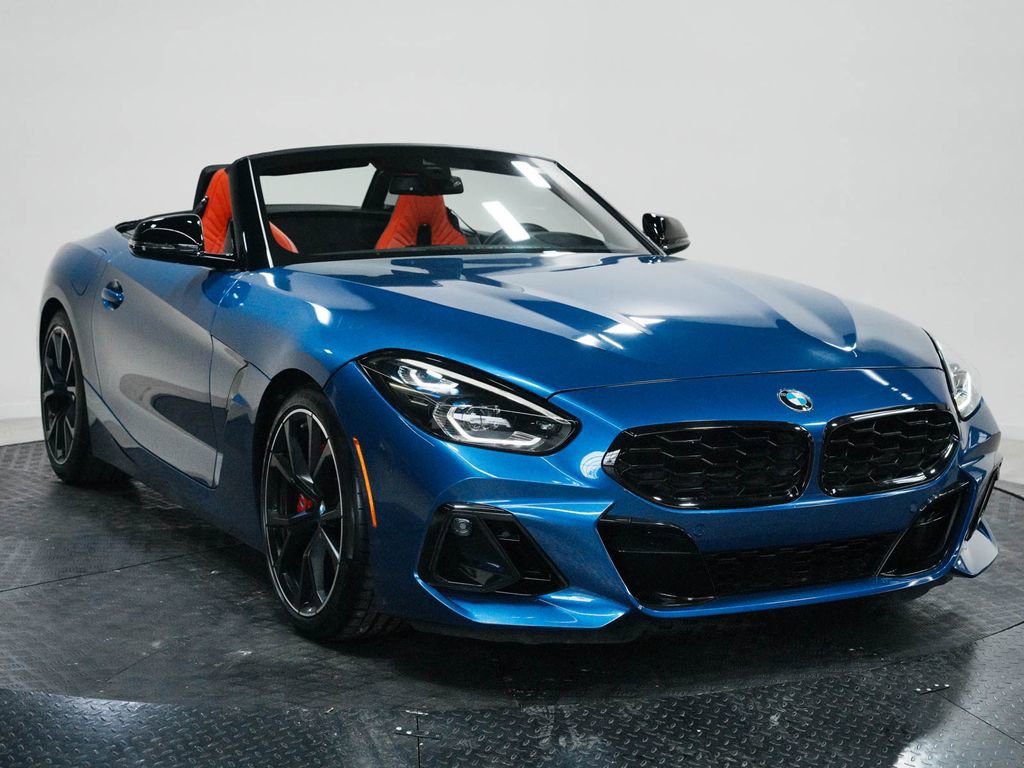 Used 2024 BMW Z4 M40i w/ Premium Package image 3