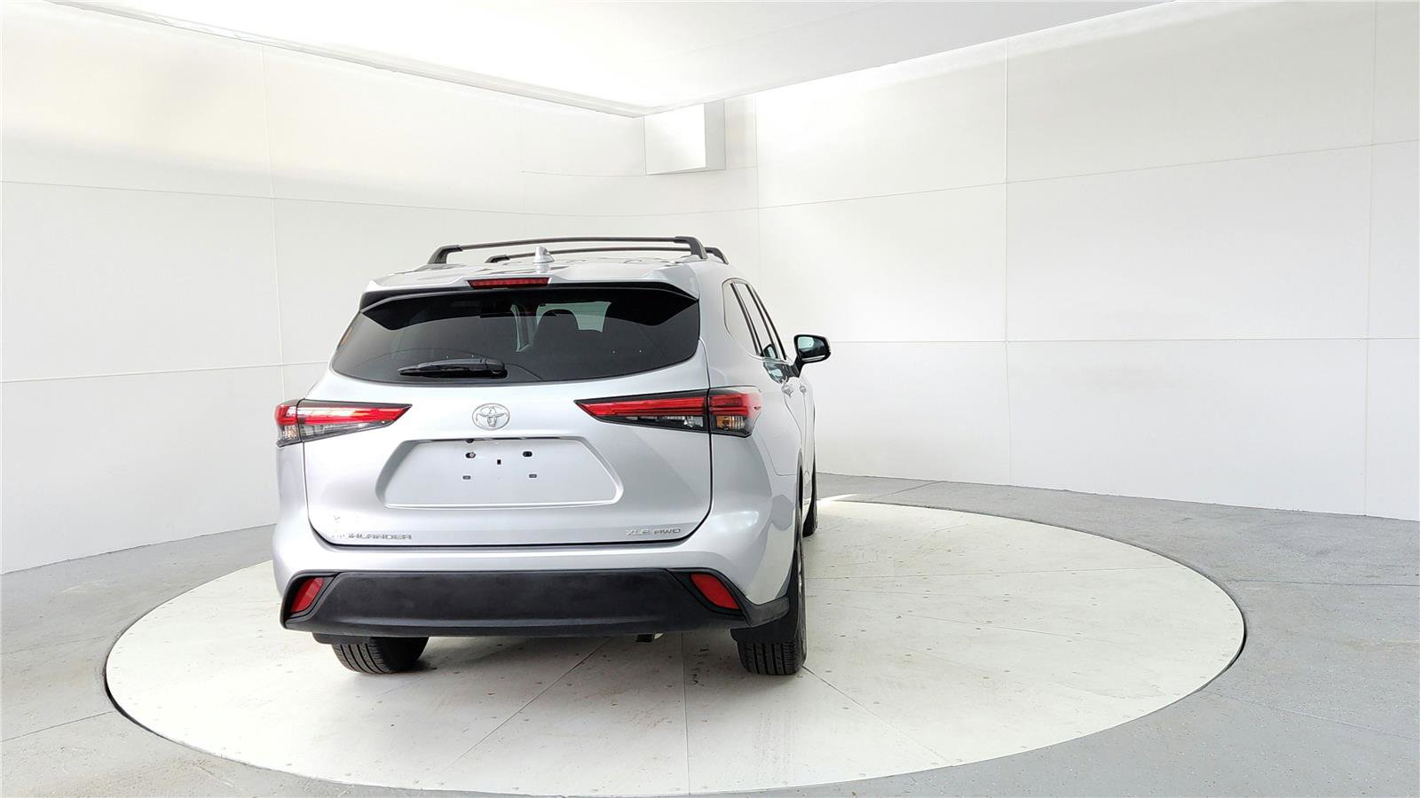 Used 2022 Toyota Highlander XLE image 5