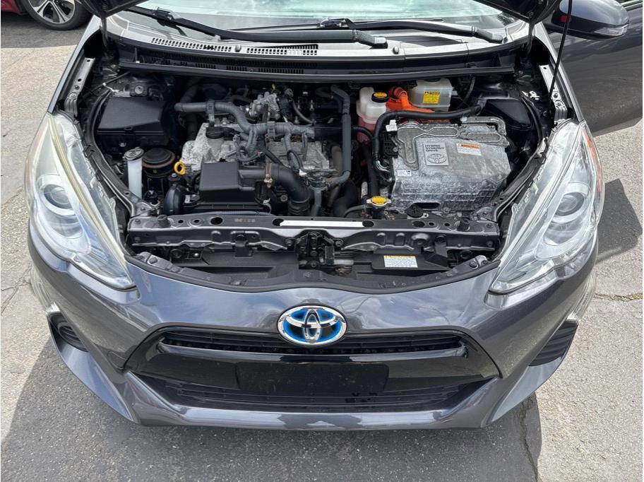 Used 2015 Toyota Prius C Two image 30