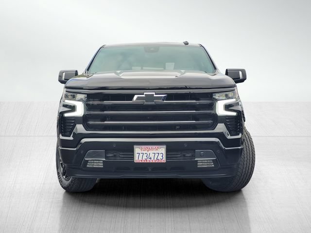 Used 2024 Chevrolet Silverado 1500 High Country w/ Midnight Edition AWD/4WD image 2