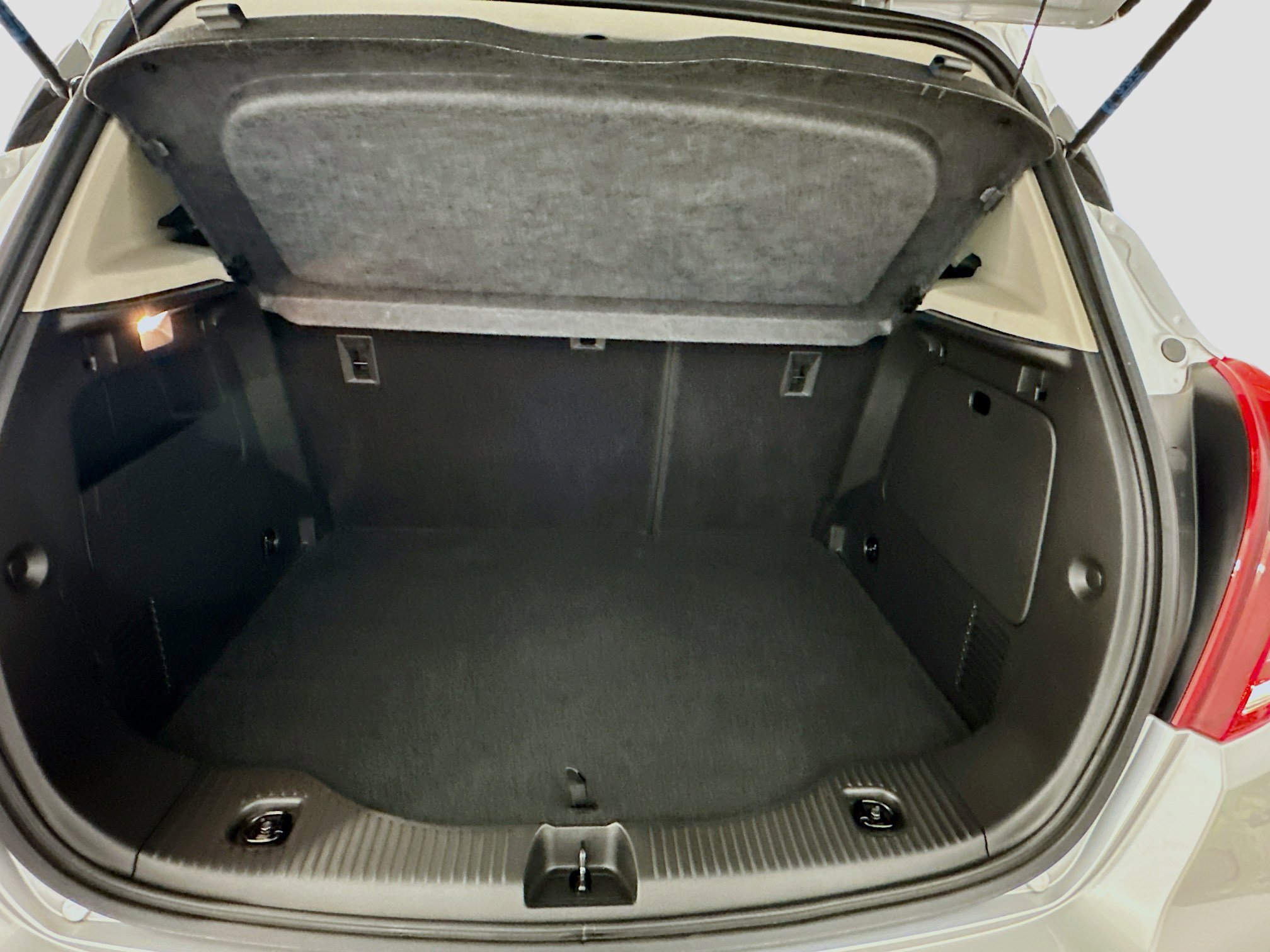 Used 2021 Buick Encore Preferred w/ Safety Package image 30