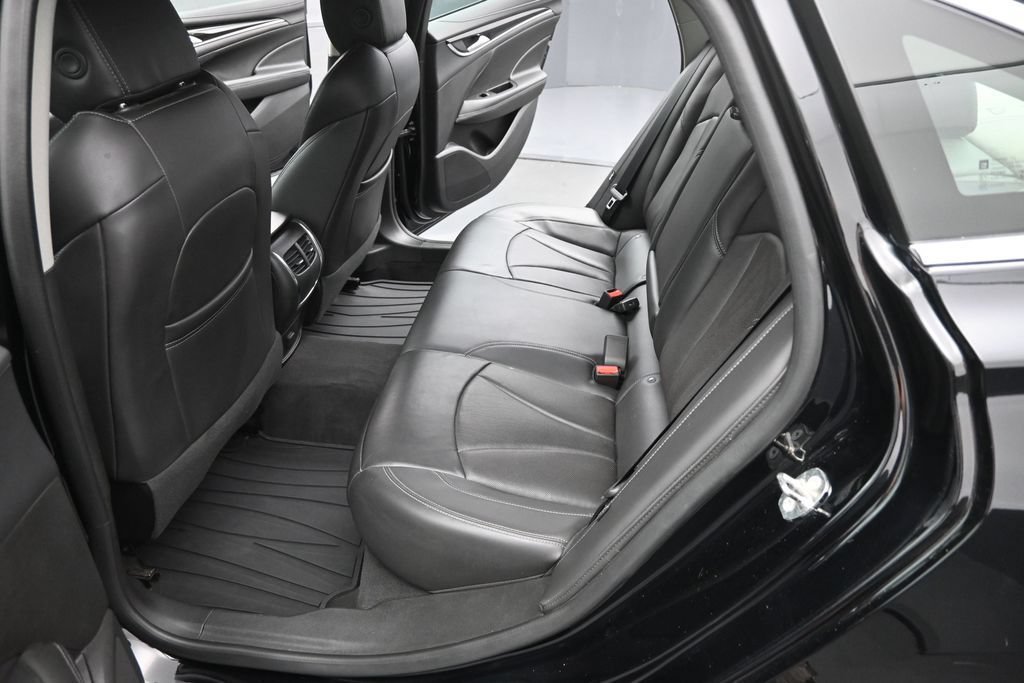 Used 2018 Buick LaCrosse Essence w/ Sun and Shade Package FWD image 17