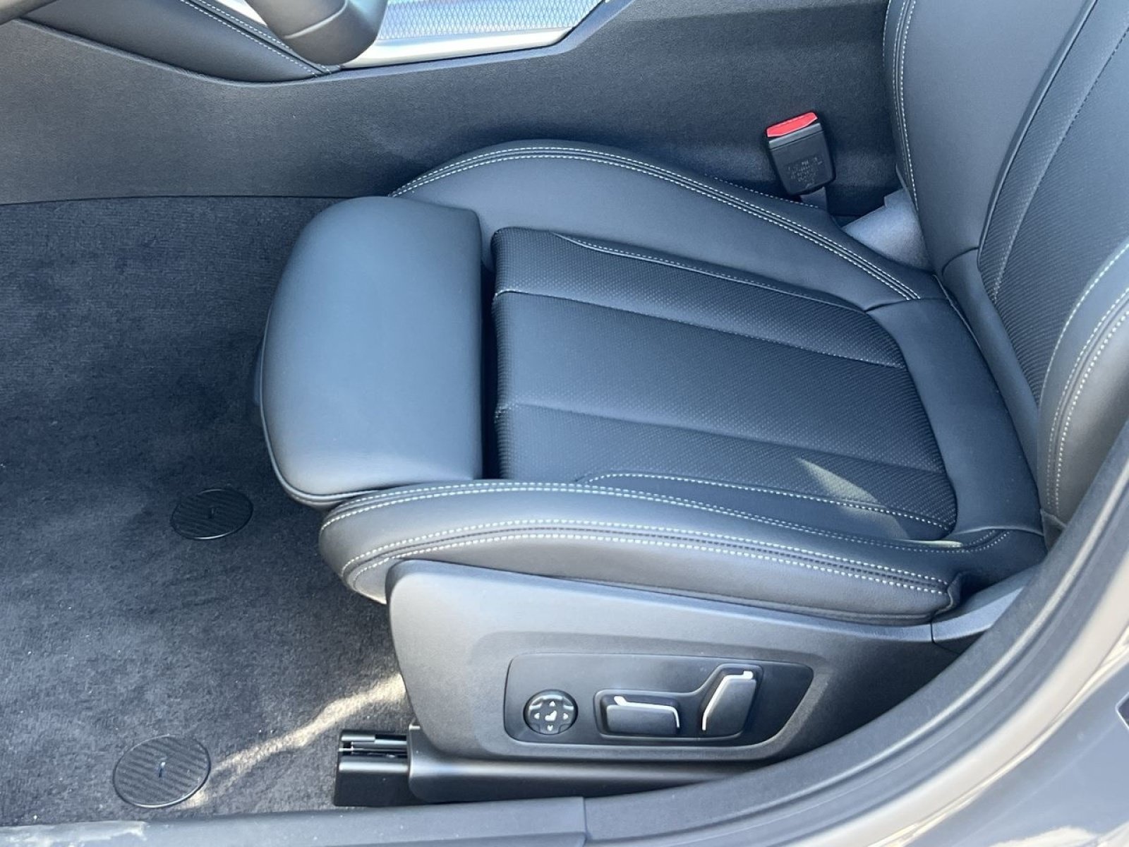 New 2026 BMW 430i xDrive w/ M Sport Package AWD/4WD image 11
