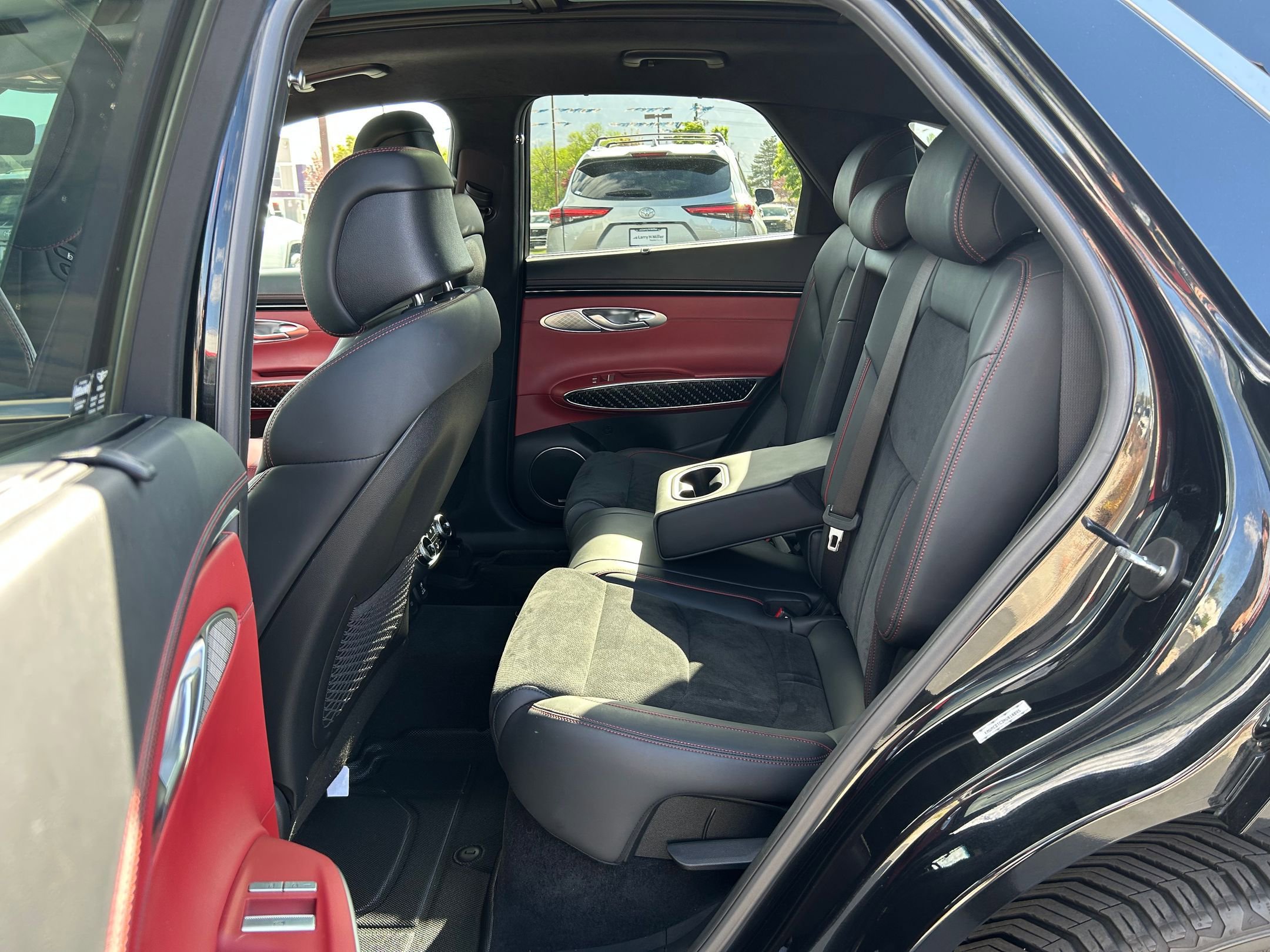 Used 2022 Genesis GV70 3.5T Sport w/ Sport Prestige Package AWD/4WD image 24