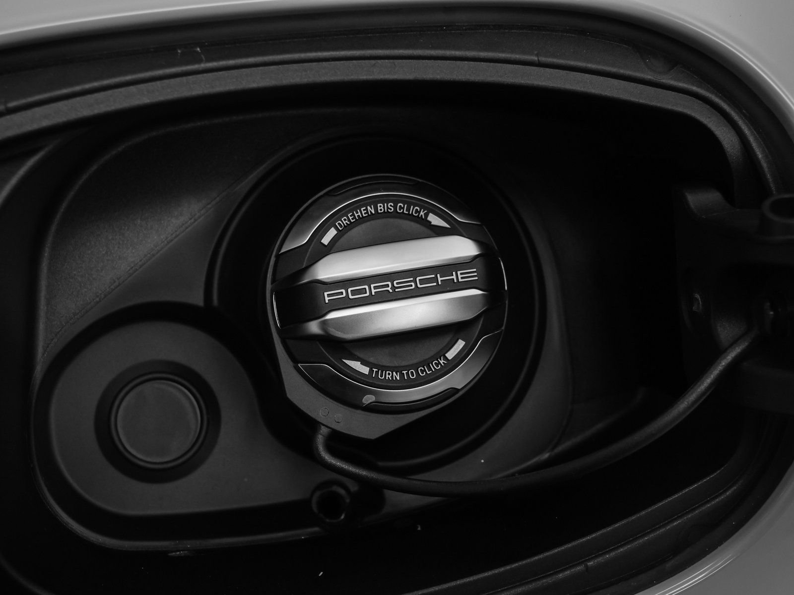 Certified 2025 Porsche Cayenne image 16